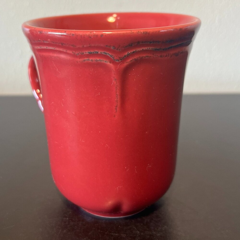 TODD ENGLISH Gourmet Tuscan Merlot Mug with Embossed Antiqued Scalloped Design - Picture 4 of 9